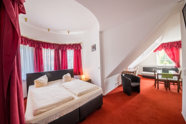 Arthotel mare eh. Turmhotel Oliver (Scharbeutz)